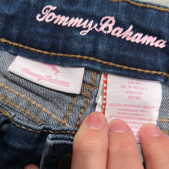 Cute Tommy Bahama denim shorts - Picture 4 of 4